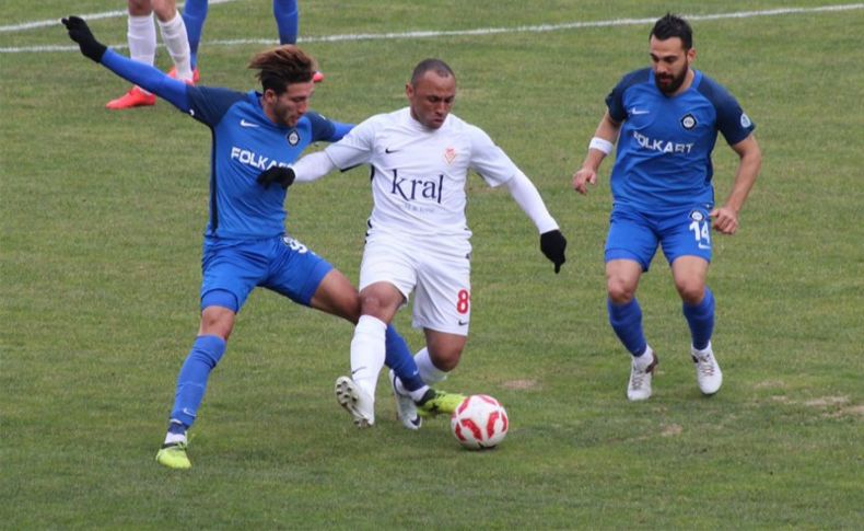 Altay lideri devirdi