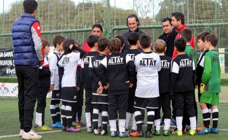 Altay teknik direktörü Biçer oğlu Altay'ı izledi