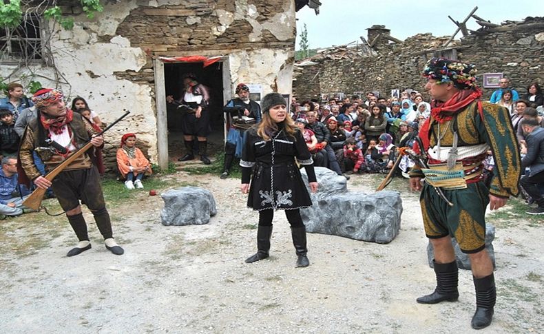 Altı kişilik mahallede şenlik