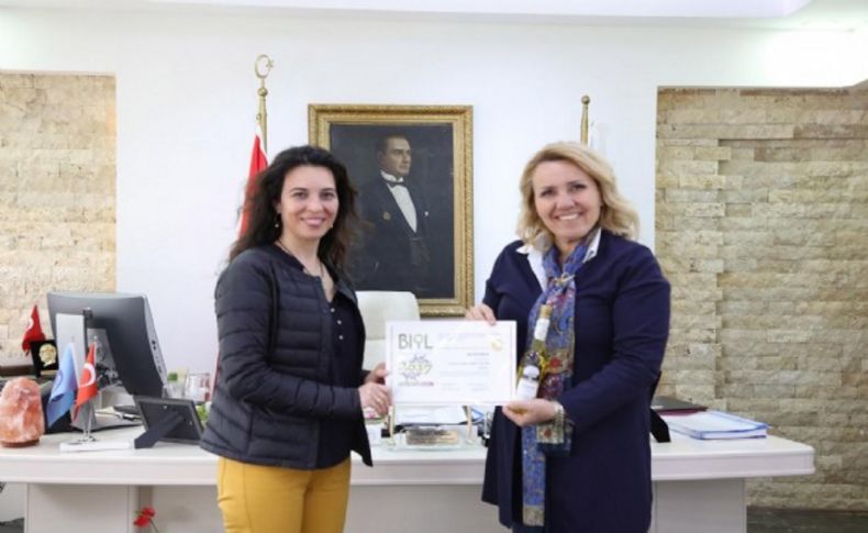 Altın Madalyalı Balcıoğlu’na Uyar’dan teşekkür