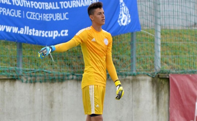Altınordu'da eldivenler Berke'ye
