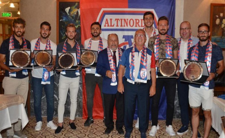 Altınordu'da futbolculara teşekkür yemeği