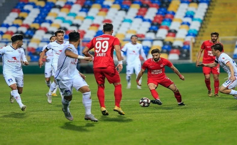 Altınordu play-off yarışında yara aldı