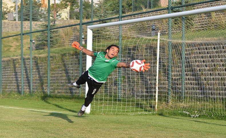 Altınordulu Erce Beşiktaş yolunda