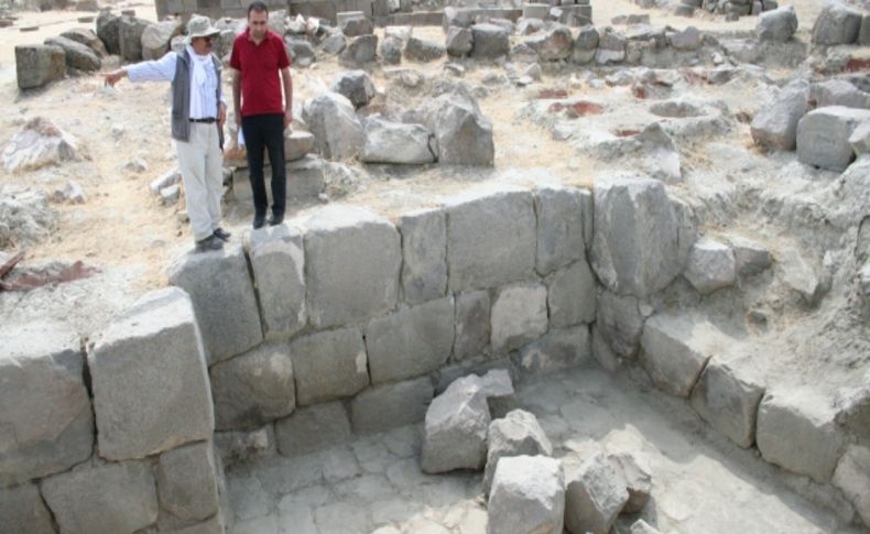 Altıntepe Kalesi gün yüzüne çıkarılıyor