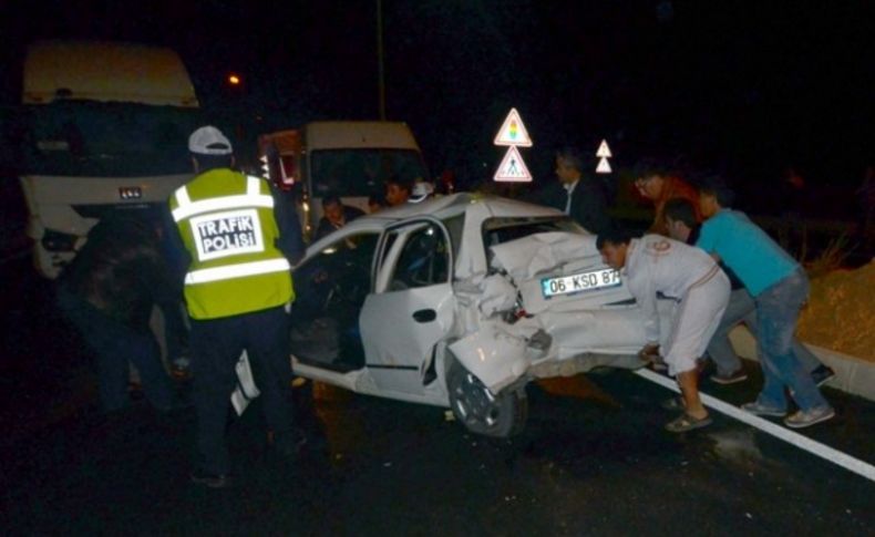 Ani fren yapan otomobile tır çarptı: 1 yaralı