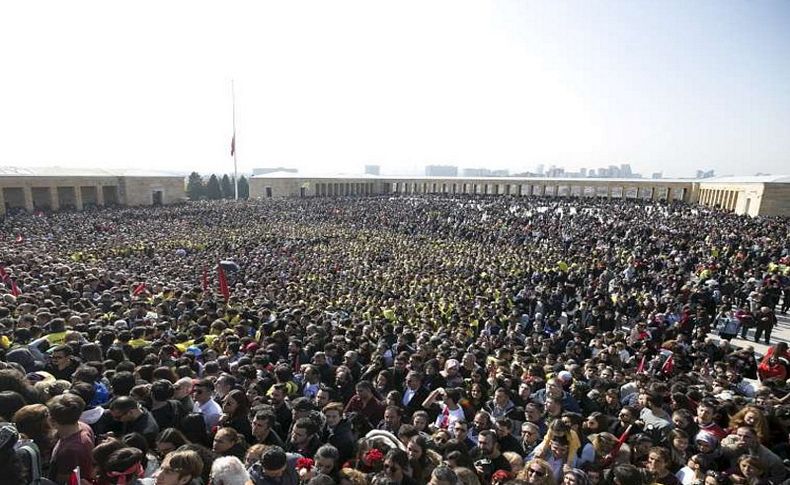 Anıtkabir’e ziyaretçi akını