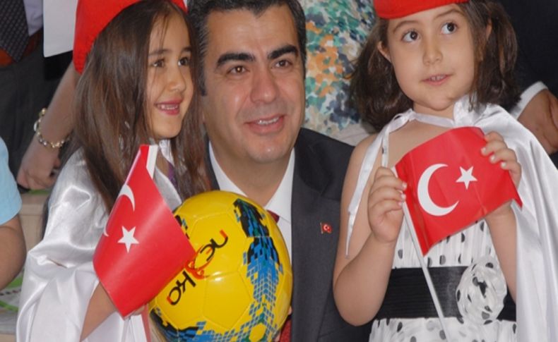 'Anne babalar yaz tatilinde çocuklarını bilgisayara mahkum etmesin'