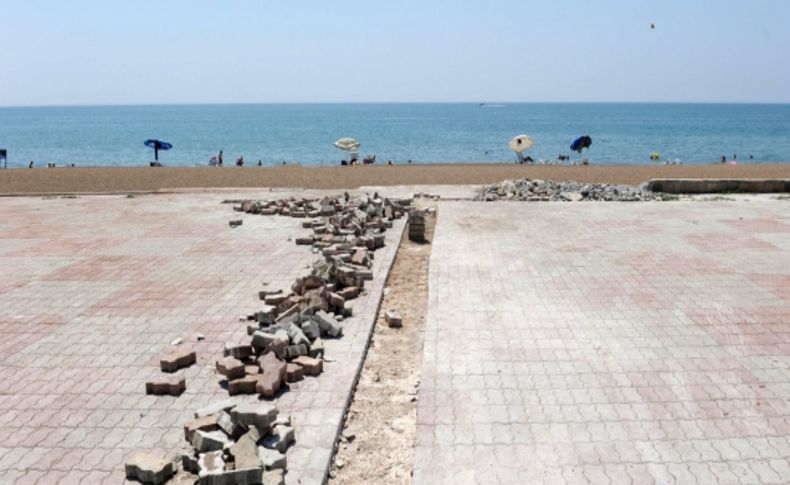 Antalya Lara'da engelsiz plaj yapılıyor