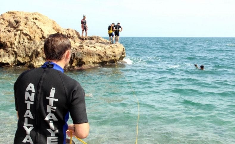 Antalya’da yangınlara Fransalı itfaiyeciler müdahale ediyor