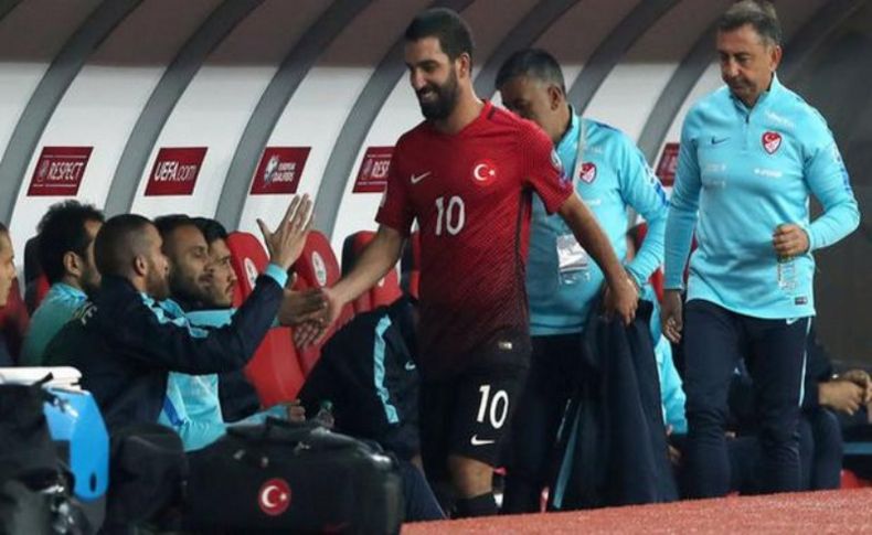 Arda Turan yuhalandı! Böyle karşılık verdi...