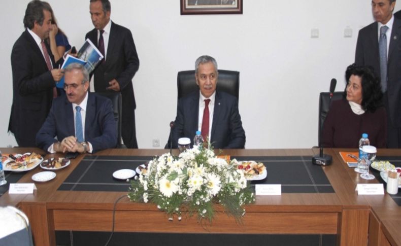 Arınç: Gebze-Orhangazi-İzmir Otoyol Projesi asrın en prestijli projesi