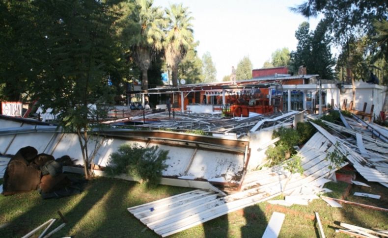Arkeolojik sitdeki kaçak yapı yıkıldı