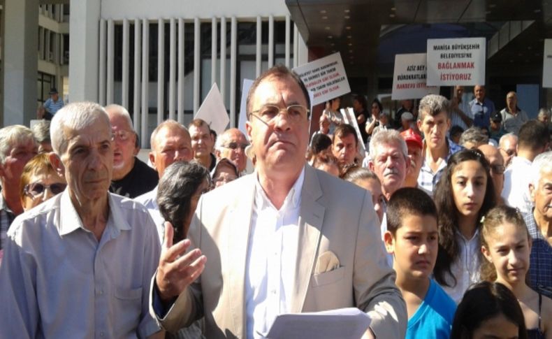 Arsa mağdurlarından bayramda belediye önünde imar duası