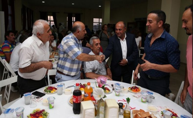 Arslan'dan Çiğli protokolüne iftar yemeği