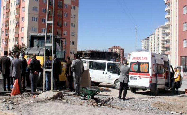 Asfaltlama Yaparken Silindir Altinda Kalan Işçi Öldü