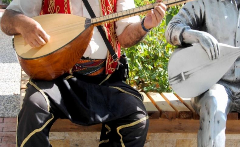 Aşık Kamberi: Türküleri sevdiren aşıklara milletçe vefa borcumuz var
