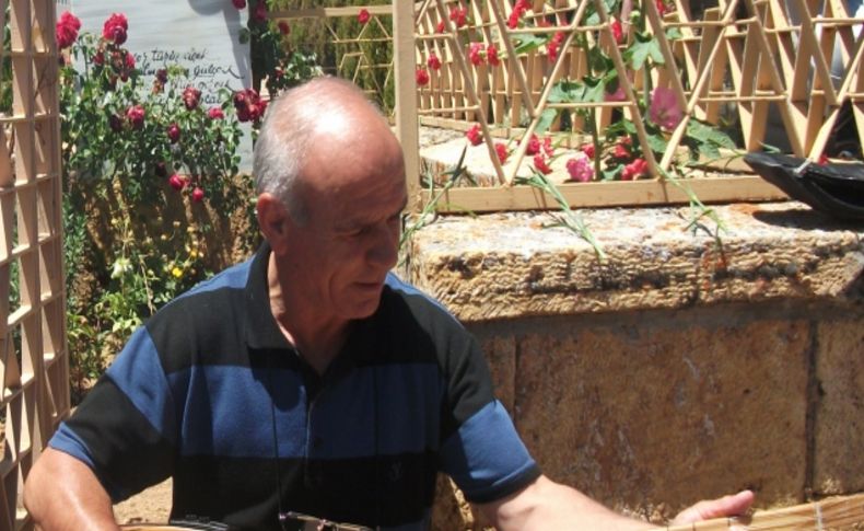 Aşık Veysel, mezar başında 'Dostlar beni hatırlasın' türküyle anıldı