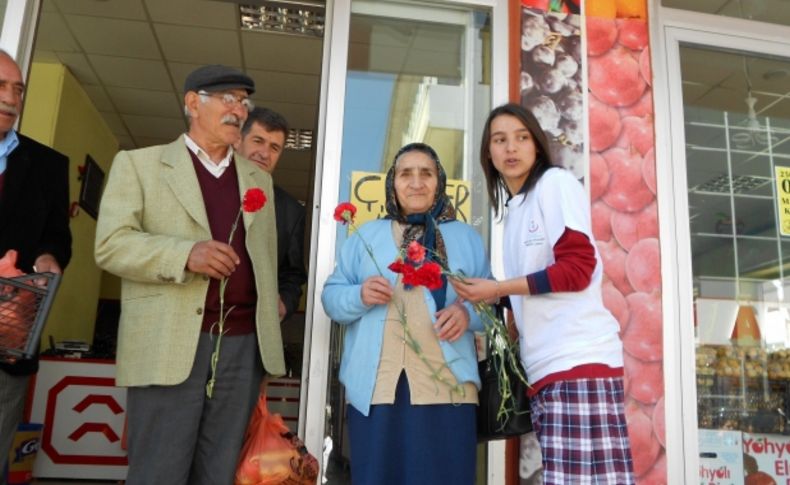Aşkale’de öğrenciler yaşlıları unutmadı