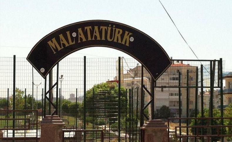 İzmir'in o ilçesinde Ata'ya büyük saygısızlık