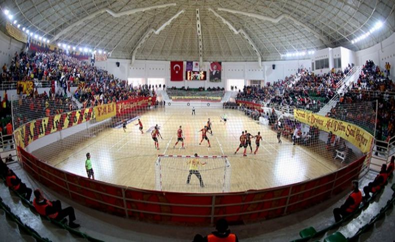 Atatürk Spor Kompleksi’nde ilk uluslararası maç oynandı