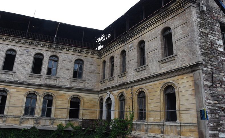 Atatürk'ün kaldığı otel, bakımsızlıktan çöküyor