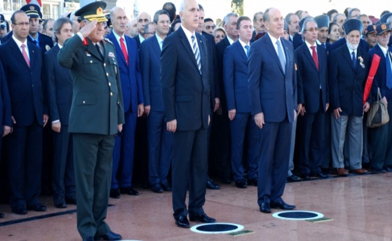 Atatürk, Taksim'de anıldı