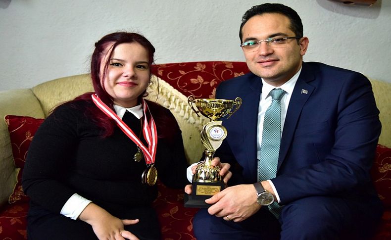 Atila'dan şampiyon dansçıya ziyaret