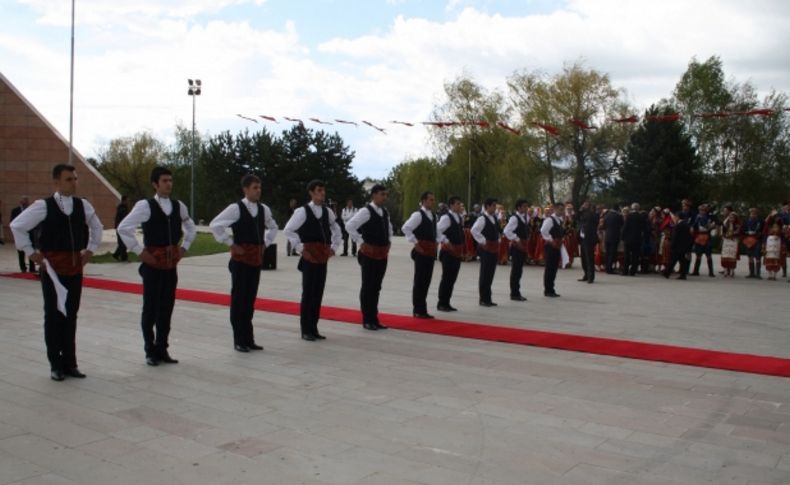 AÜ'de Bahar Şenlikleri başladı