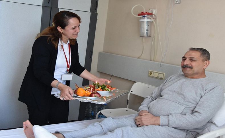 Ayağı kurtuldu, doğum gününü hastanede kutladı