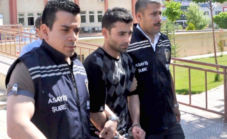 Ayrılmak istemeyen kız arkadaşını öldürdü