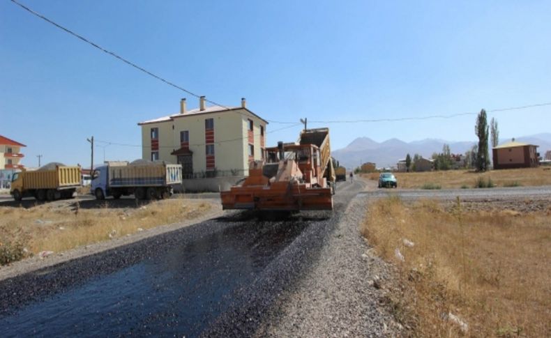 Aziziye’de yeni yollar asfaltlandı