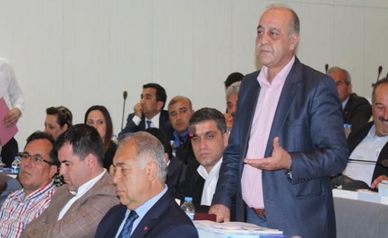 AK Parti İzmir'de Karabağlar çatlağı