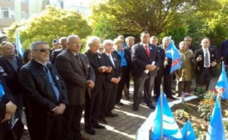 Eceviti anarken 'saray'ı eleştirdi
