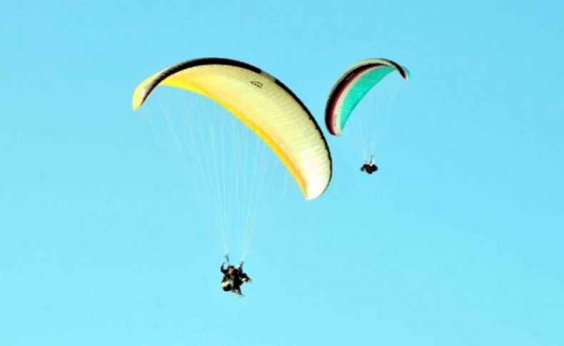 Babadağ'da 62 bin atlayışta, 1'i ölümlü, 26 paraşüt kazası