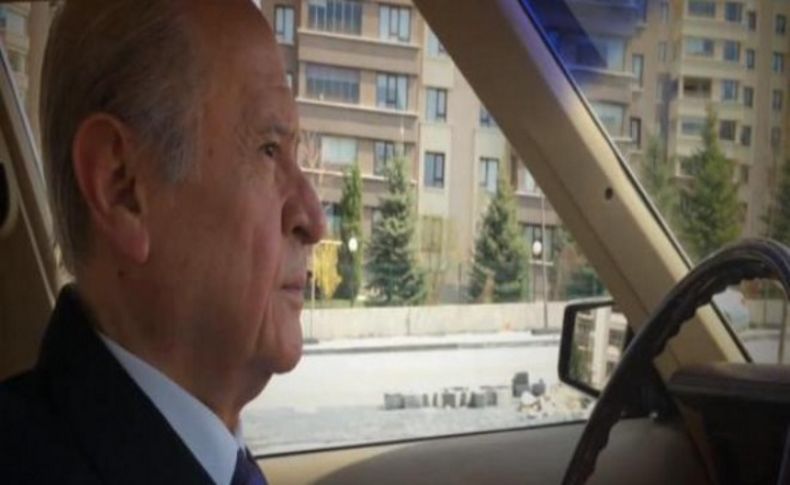 Bahçeli, klasik otomobiliyle Ankara’da tura çıktı