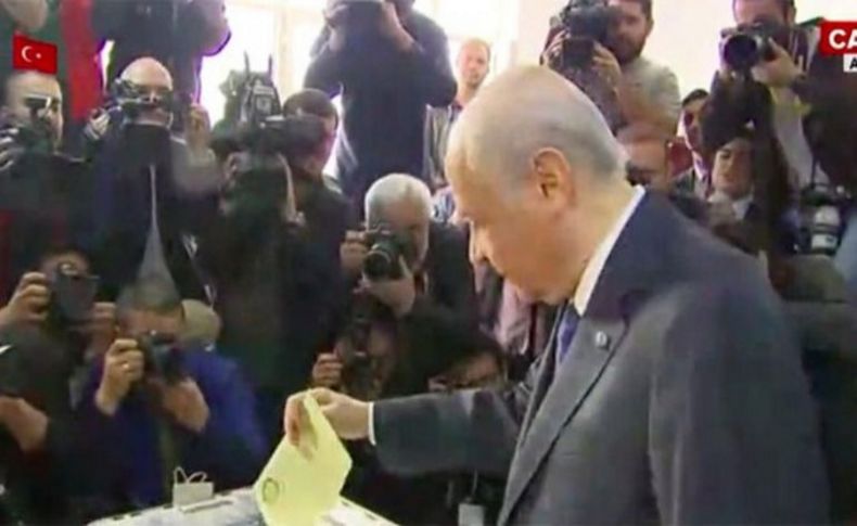 Bahçeli oyunu Ankara'da kullandı