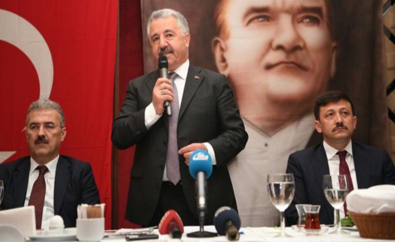 Bakan Arslan: 'Siyasi görüşünüzü bir kenara bırakın'