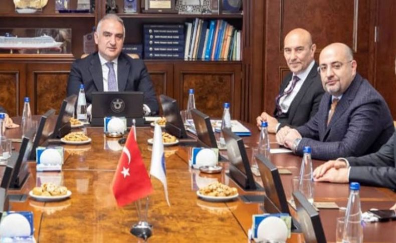 Bakan Ersoy ile Başkan Soyer'den online İzmir turizmi zirvesi