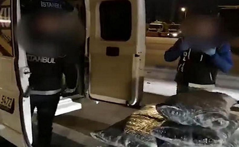 Bakan Soylu duyurdu! Bu sabah 2 ton ele geçirildi