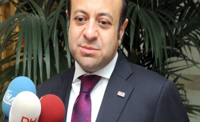 Bakan Bağış: Aziz Yıldırım sapla samanı birbirine karıştırıyor