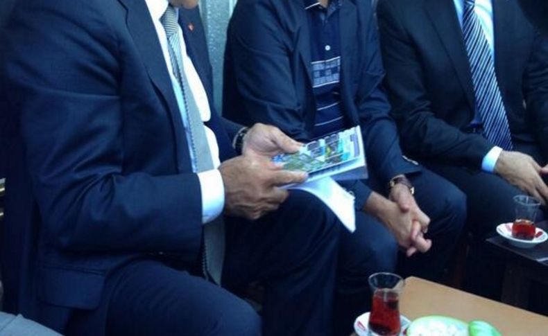 Bakan Eroğlu, Güroymak’ta vatandaşlarla çay sohbeti yaptı