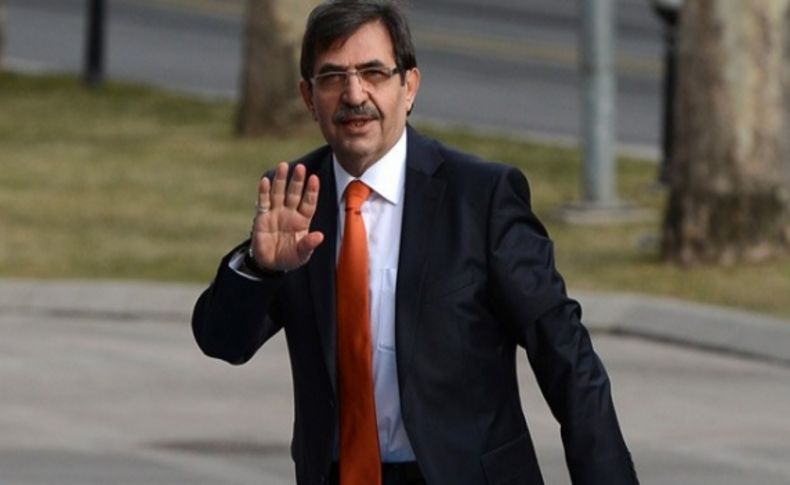 Bakan Güllüce: Başbakan'a gece evrak imzalatmaya gittiğimde...