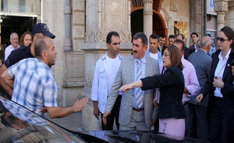 Bakan Şahin, işten atılan işçiyi dinledi