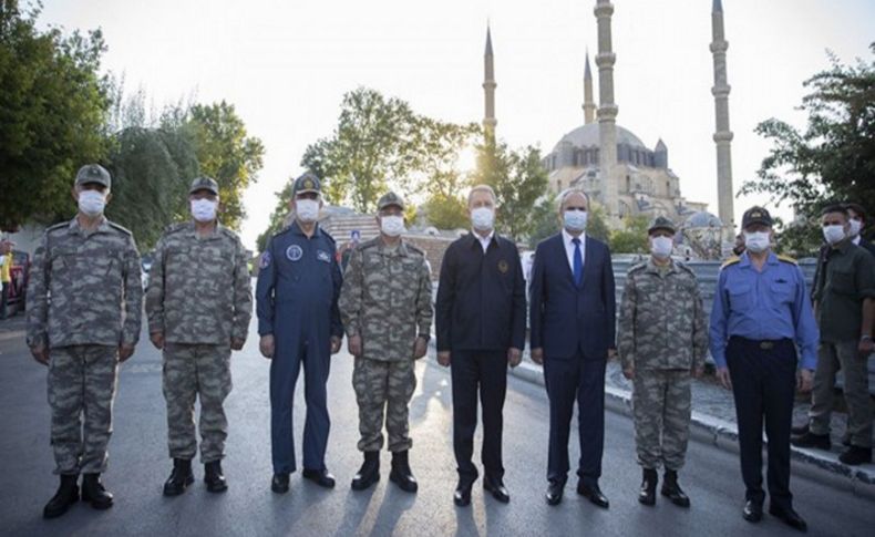 Bakan Akar: Komşularımızla bir toplantı yapmayı bekliyoruz