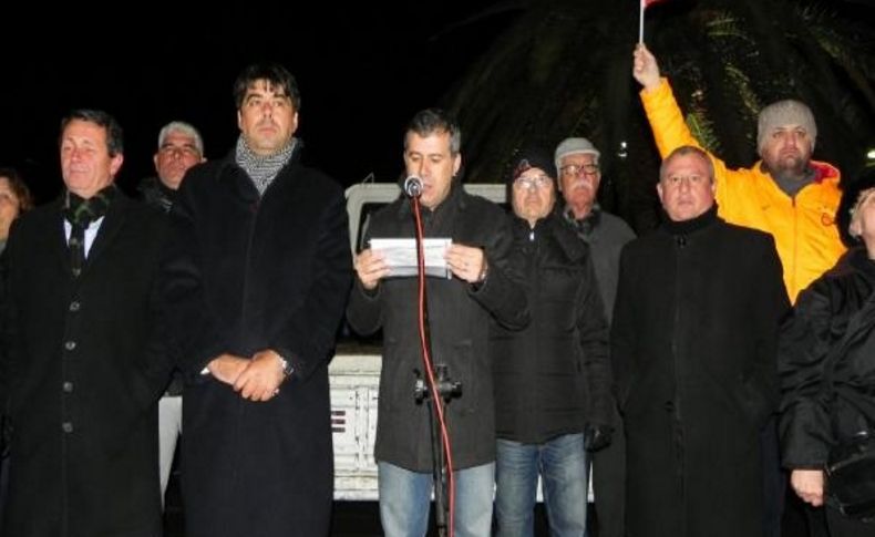 Balbay'in Tahliyesi Chp'liler Tarafindan Foça'da Kutlandi
