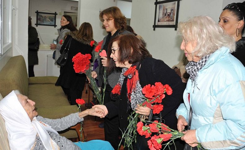 Balçovalı annelerden anlamlı ziyaret