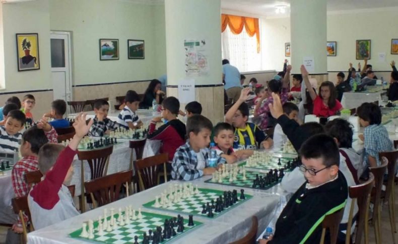 Balıkesir Fırat Koleji satranç turnuvası yapıldı