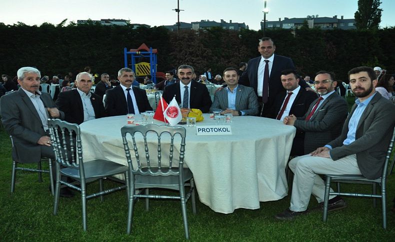 Balıkesirliler Derneği iftarda buluştu