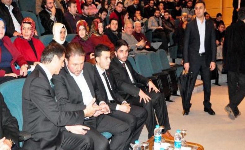 Başbakan'in Başdanişmani Yiğit Bulut'a Şemsiyeli Koruma